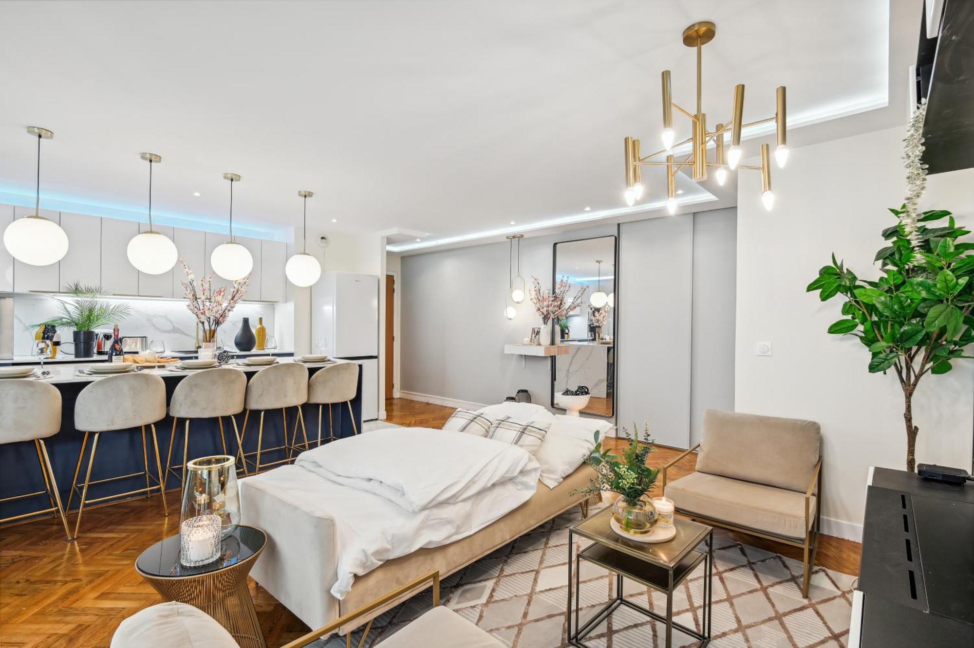 Premium And Spacious With Terrace And Parking