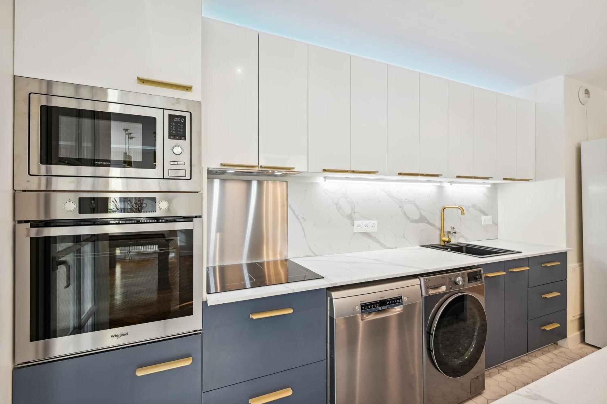 Premium And Spacious With Terrace And Parking