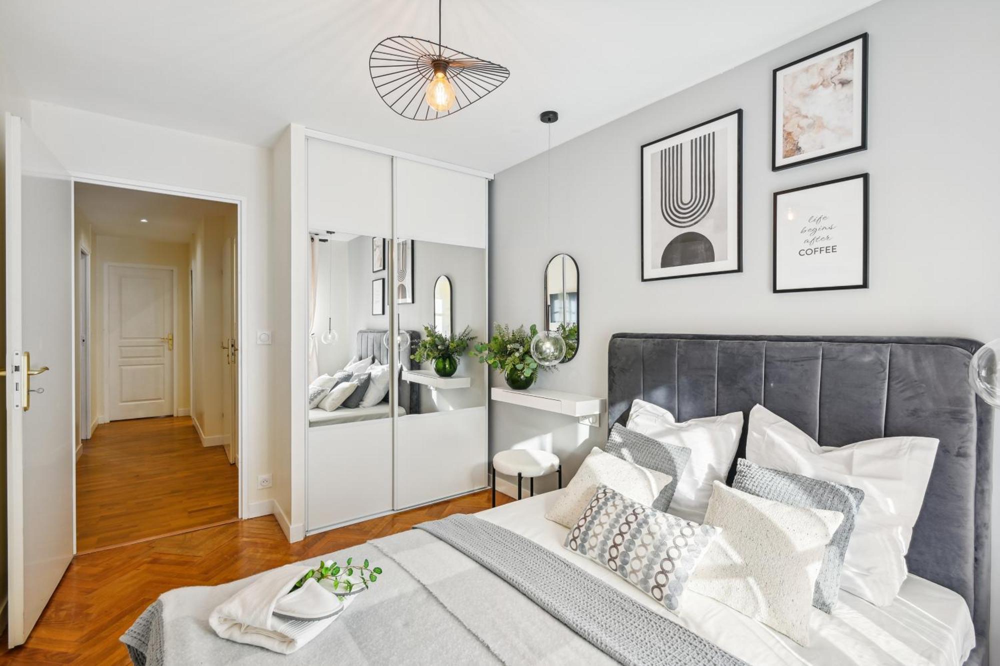 Premium And Spacious With Terrace And Parking * Courbevoie