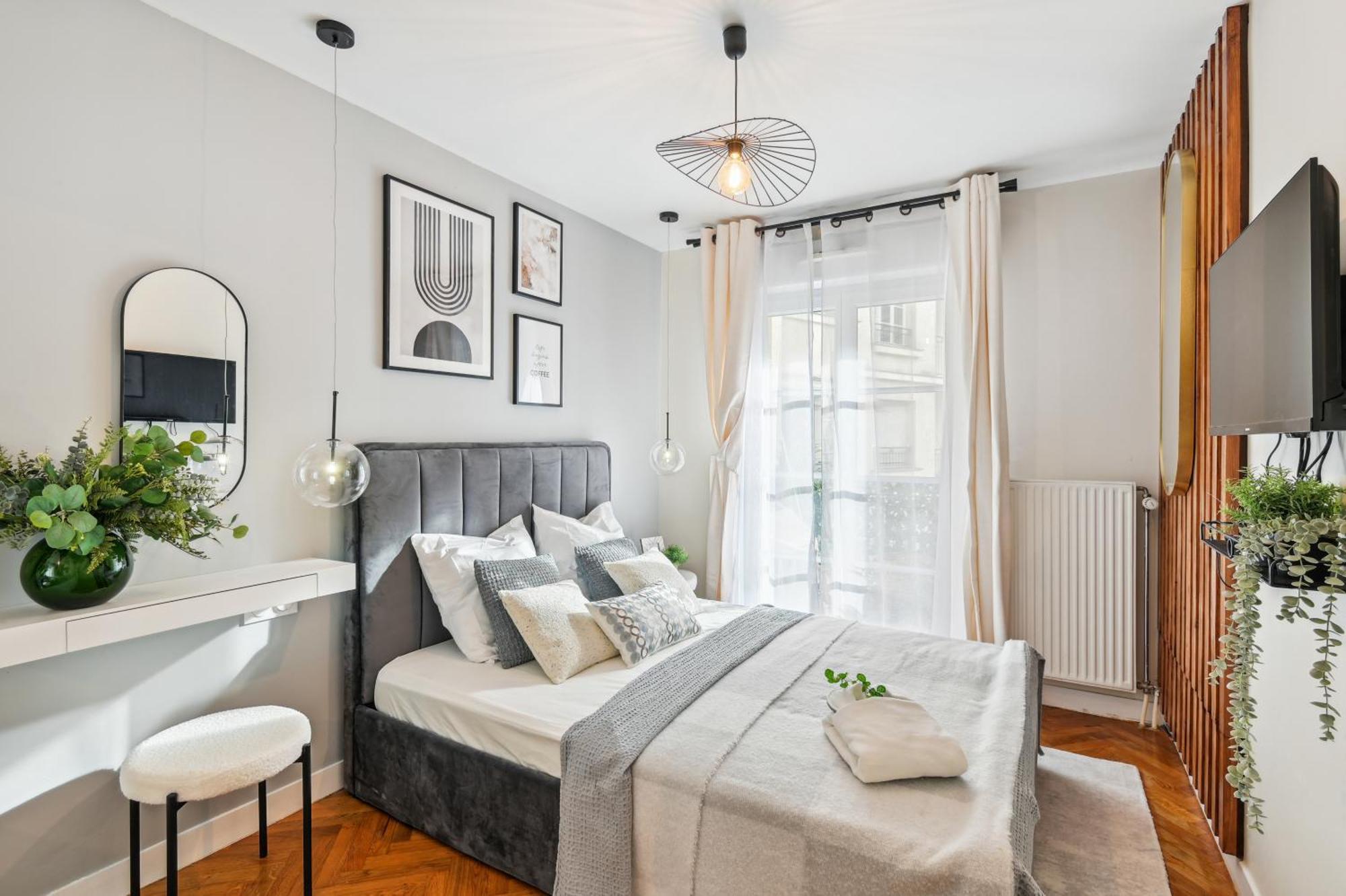 Premium And Spacious With Terrace And Parking